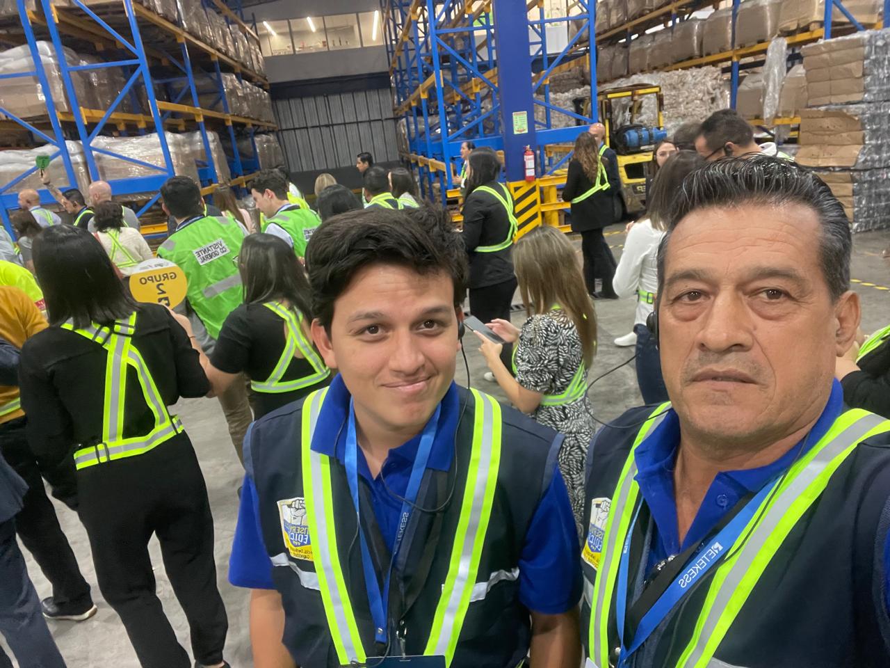 Personal de EDICA preparado para trabajo industrial seguro